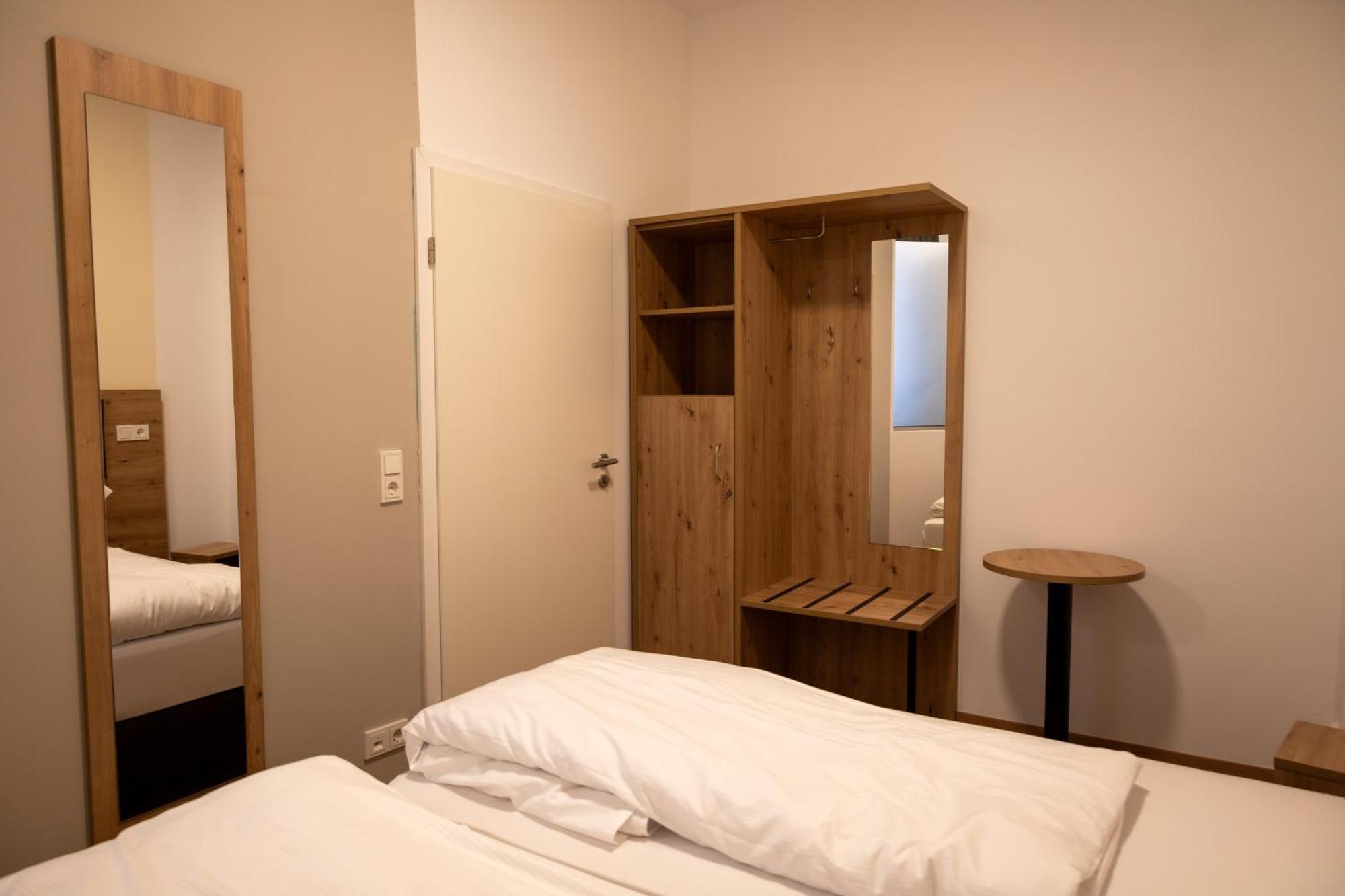 Hln Apartments Am Bahnhof Саарбрюккен Экстерьер фото